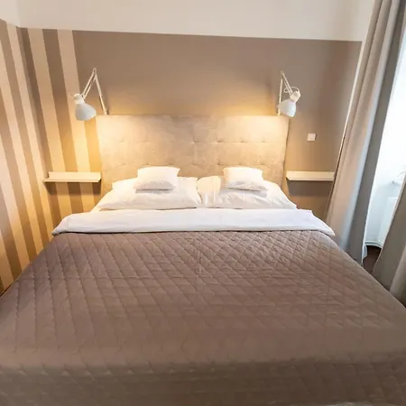 Palac Daun - Studio Apartment Znojmo