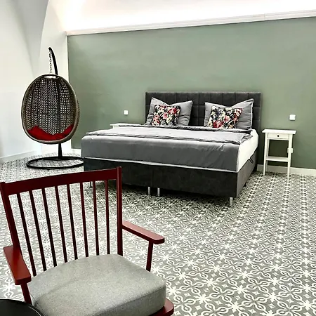 Palac Daun - Studio Apartment Znojmo