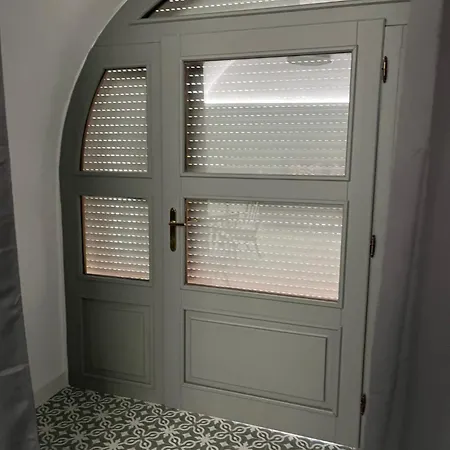 Palác Daun - *