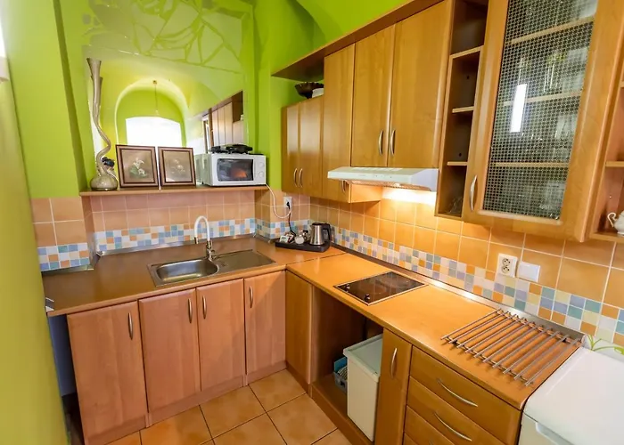 Palac Daun - *
