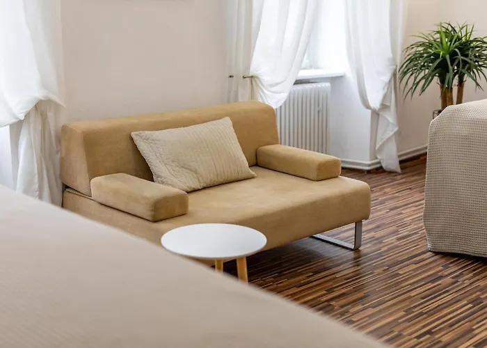 Palac Daun - *